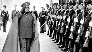ch-pinochet-y-soldados